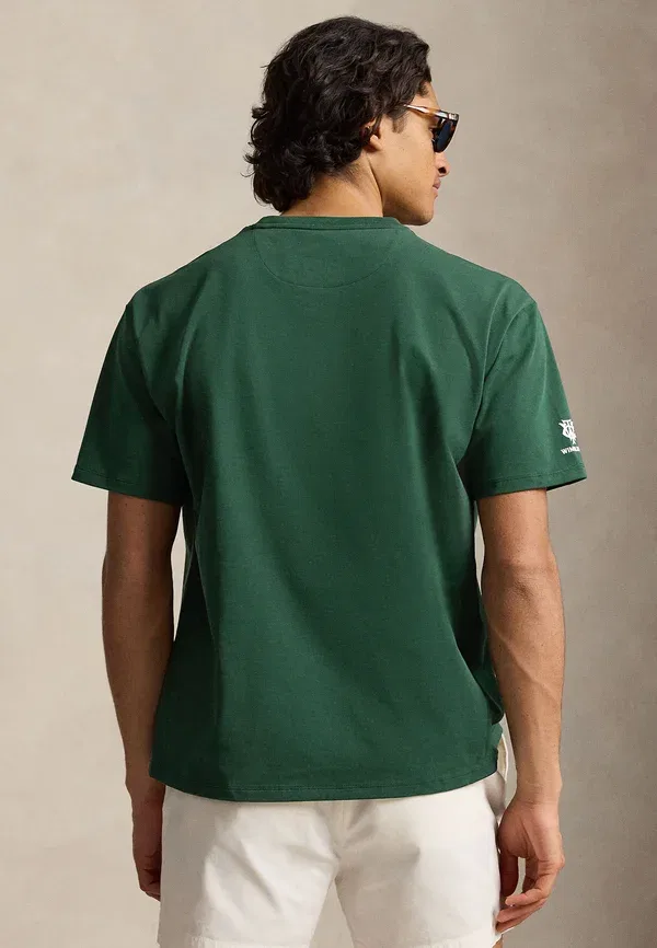 Футболка с круглым вырезом Wimbledon big fit graphic t-shirt Polo Ralph Lauren Moss Agate — фото 3