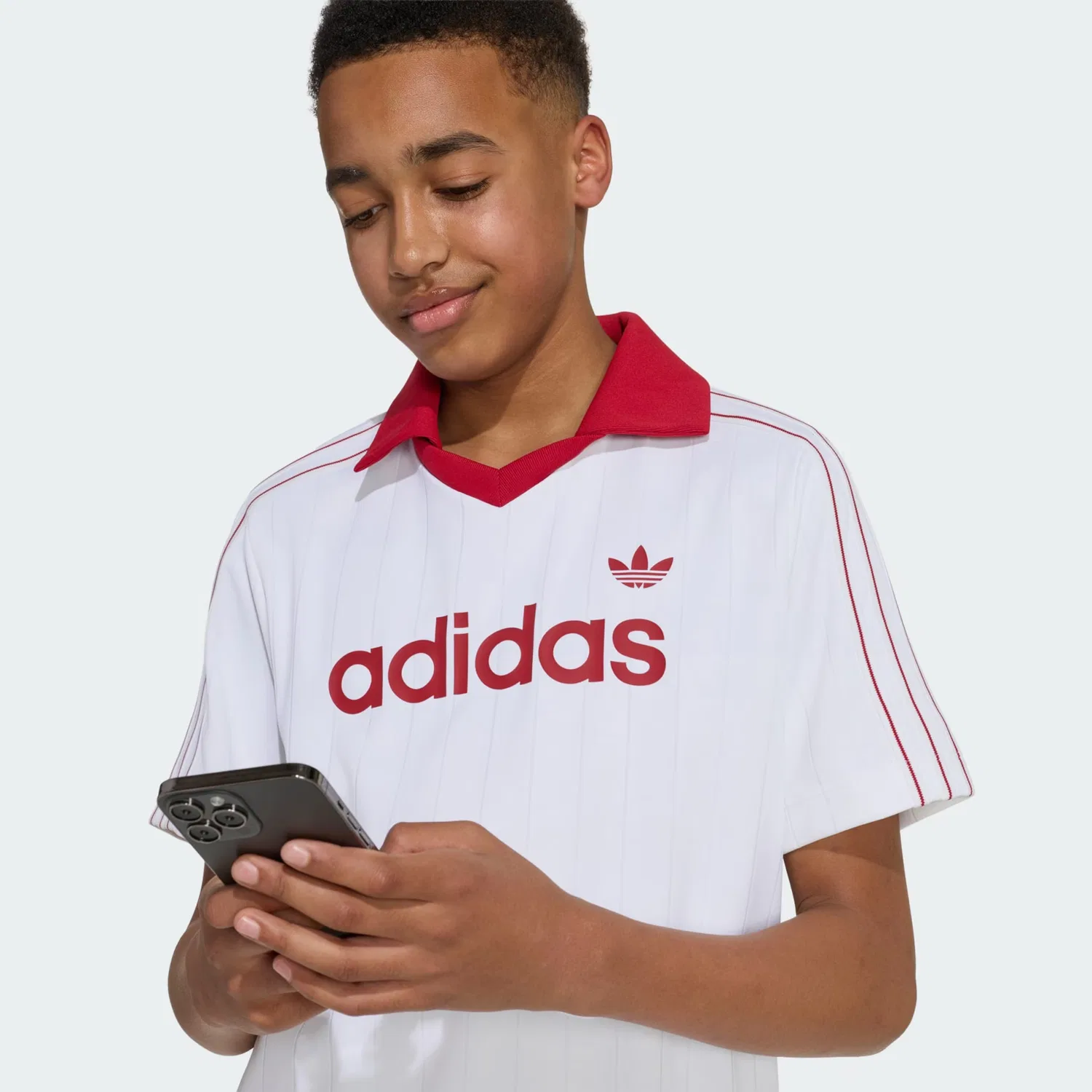 Футболка Adidas Originals белого цвета — фото 4