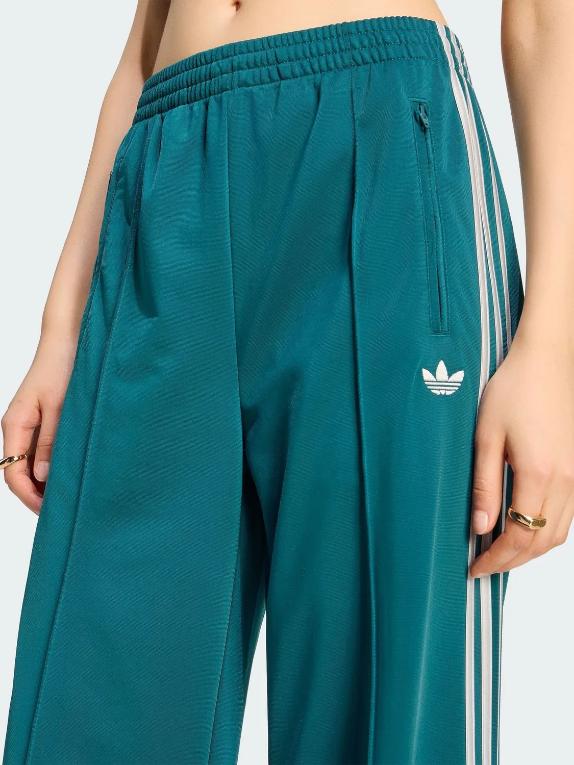 Adidas Originals Свободные брюки хаки/зеленого цвета Firebird — фото 3