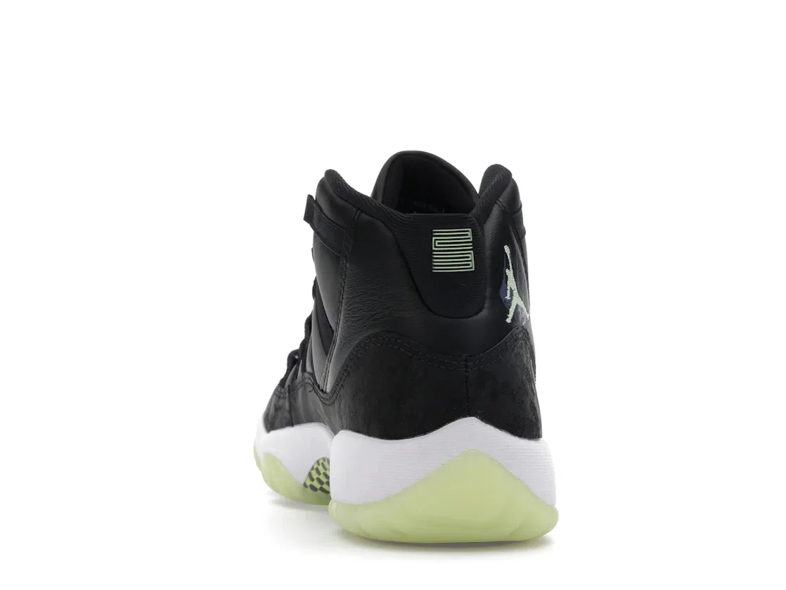 Детские кроссовки Lifestyle с контрастными акцентами Jordan 11 Retro Jordan, Black/Barely Volt/Dark Raisin/White — фото 4