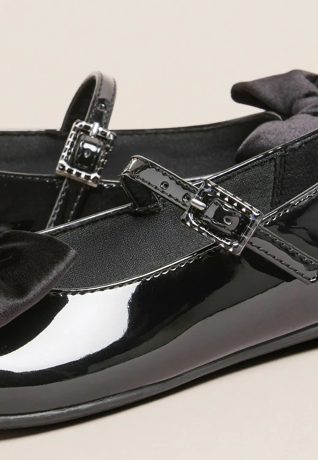 Балетки с бархатным бантом и ремешком на щиколотке Lipsy, Black Patent Faux Leather — фото 3