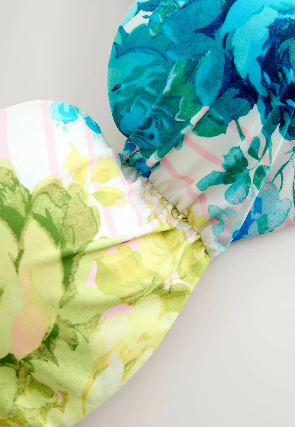 Стандартный крой - бикини-топ на косточках-бандо Next, Pink Stripe Blue Floral — фото 2