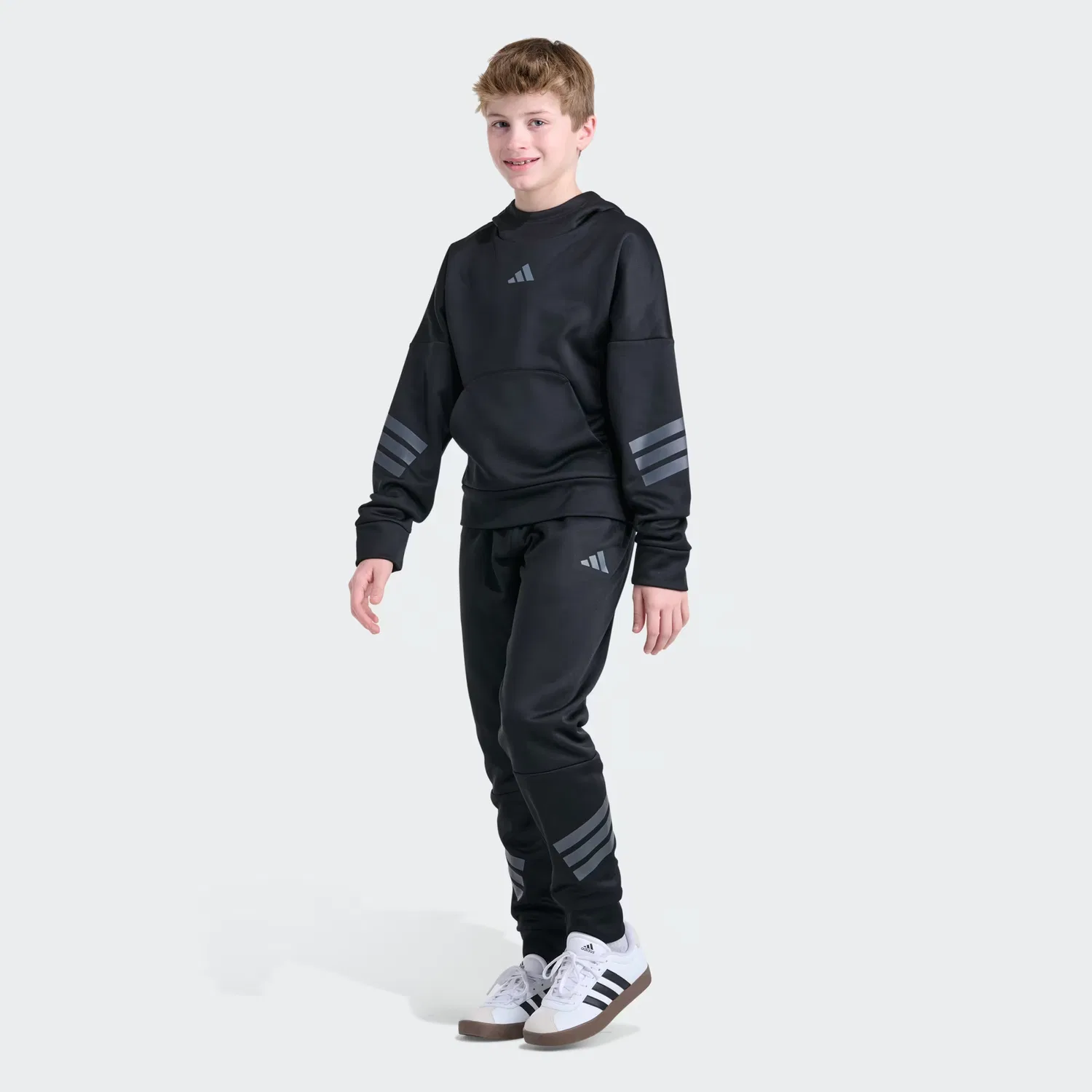 Детская толстовка с капюшоном из флиса Future Icons Adidas Sportswear, черный — фото 3