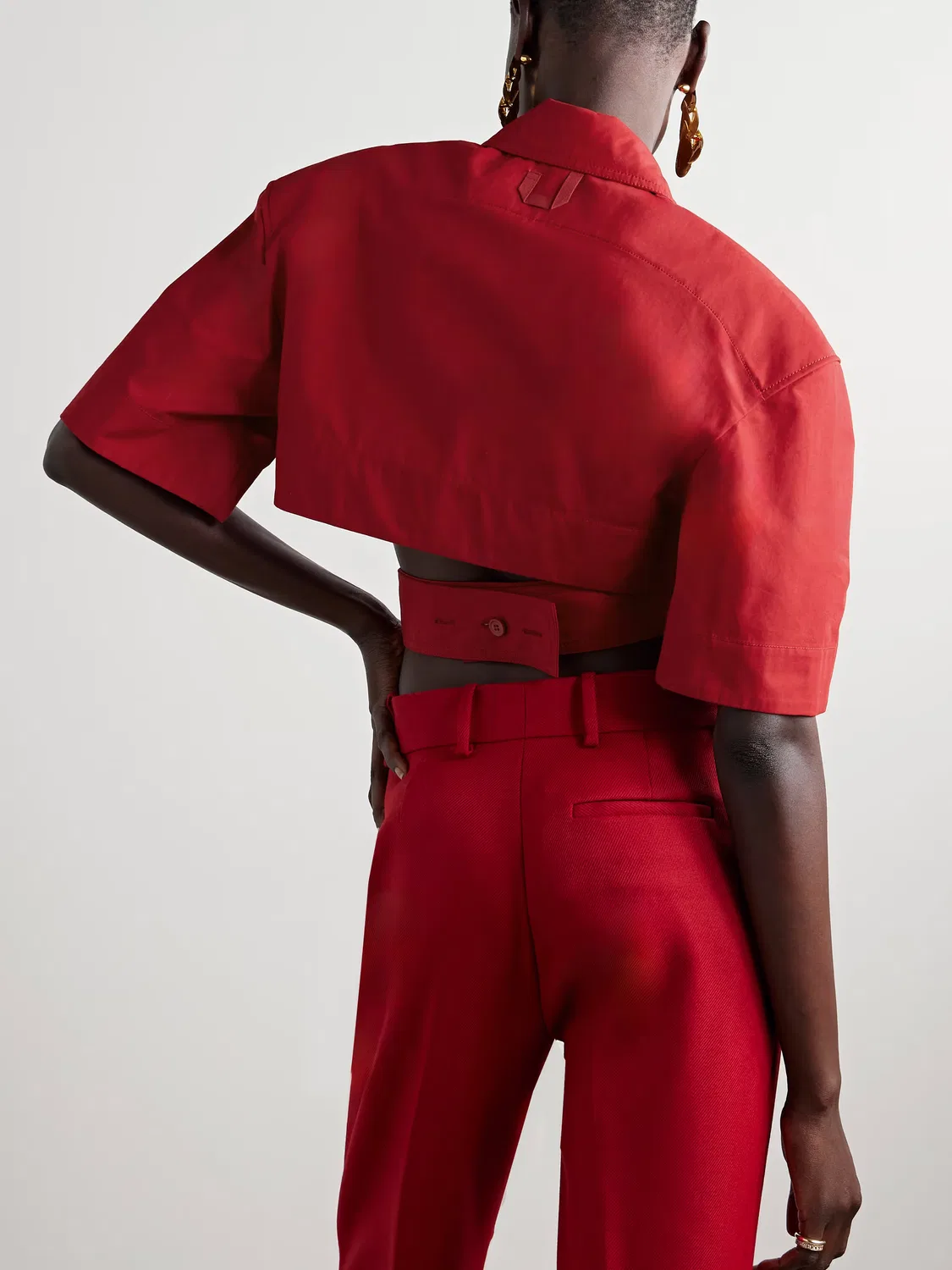 Укороченная рубашка Bari из хлопкового поплина с вырезами Jacquemus, красный — фото 3
