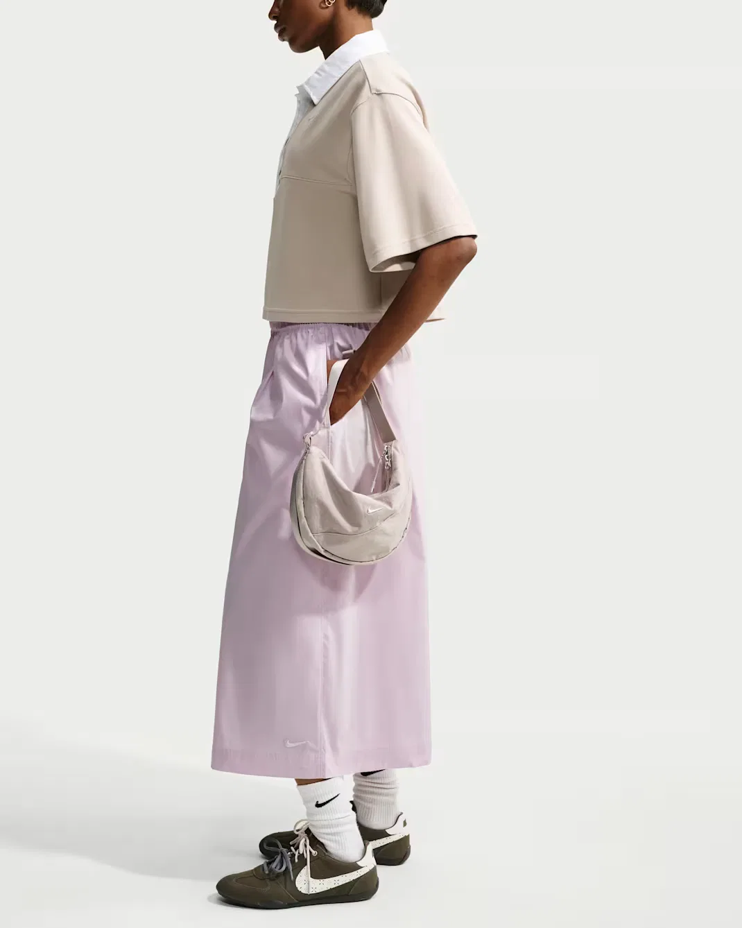 Женские свободные кюлоты из поплина со средней посадкой Nike Sportswear, Bleached Lilac/White — фото 4