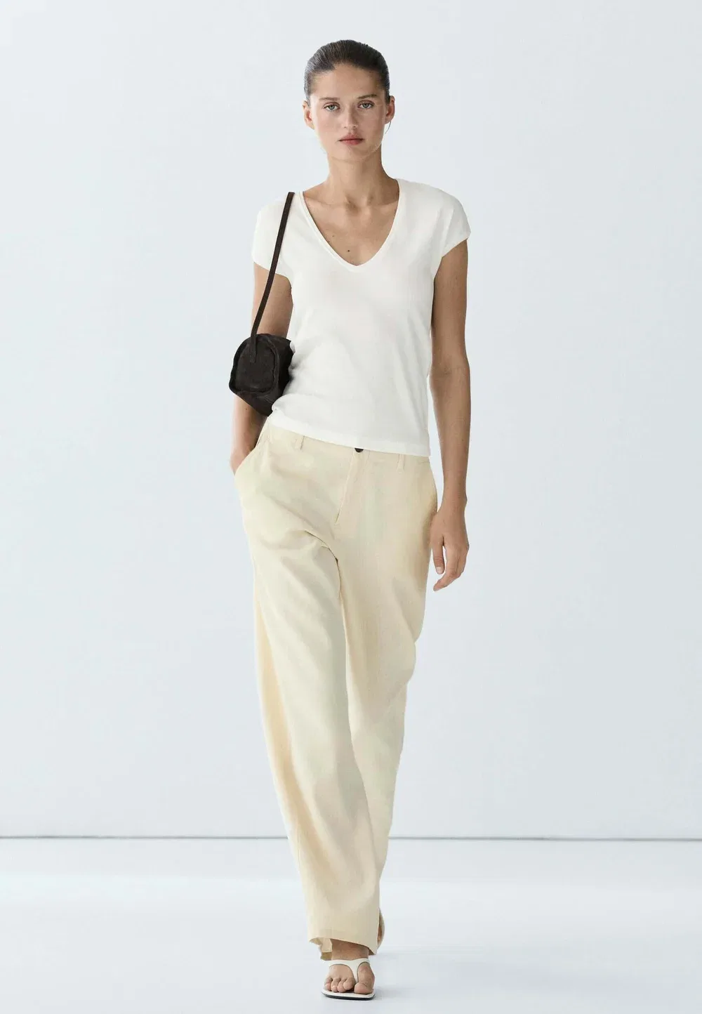 Футболка с V-образным вырезом - базовая футболка Massimo Dutti, White — фото 2