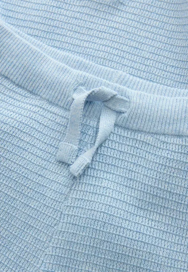 Комплект из футболки с поло и шорт с полосатым узором Regular fit button neck set Next, синий — фото 3