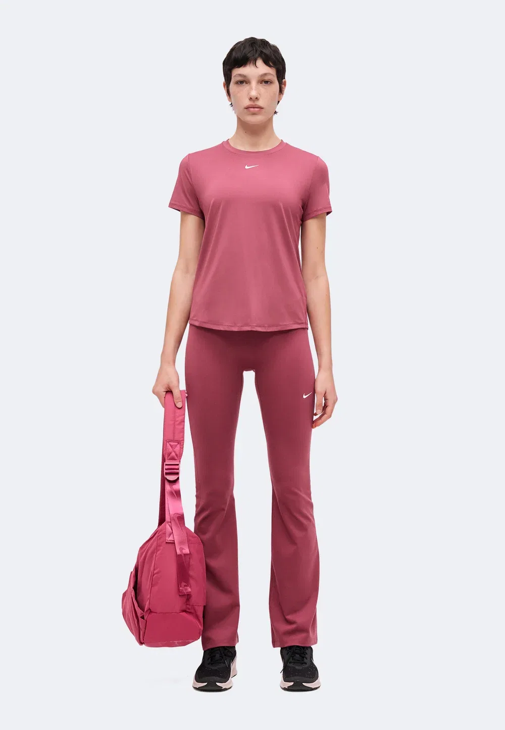 Классика - спортивная футболка Nike Performance, Pink Smoke/White — фото 2