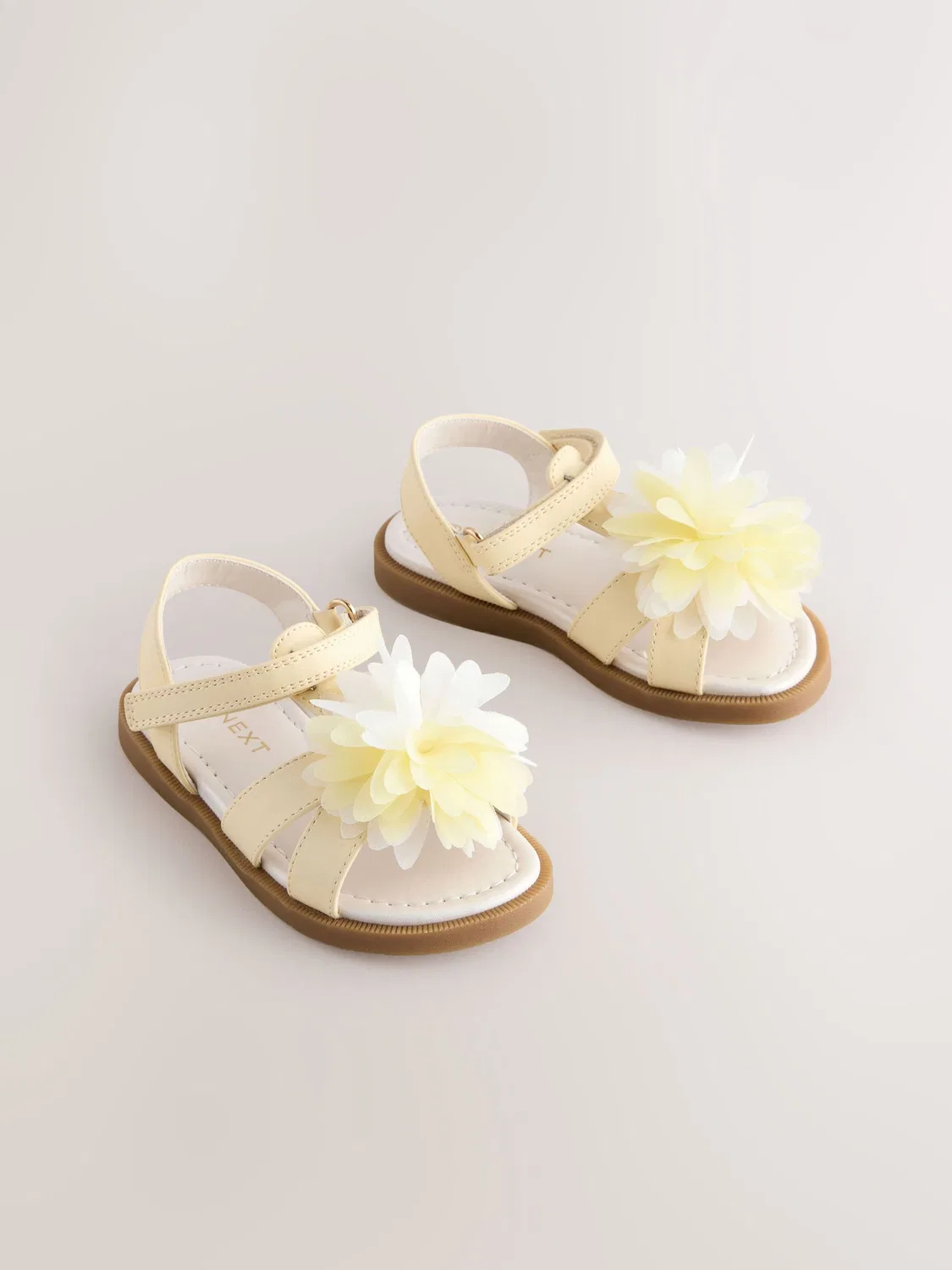 Сандалии с цветочным декором Lemon Yellow Flower Corsage Next, лимонно-желтый