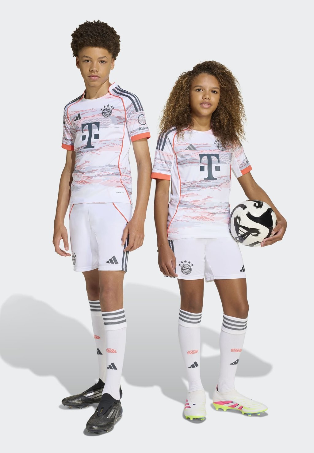 

Спортивные шорты FC BAYERN 25/26 AWAY SHORTS UNISEX KIDS Adidas Performance, белый