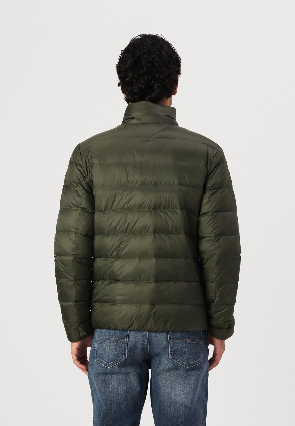 

Пуховик JACKET Tommy Jeans, темно-зеленый