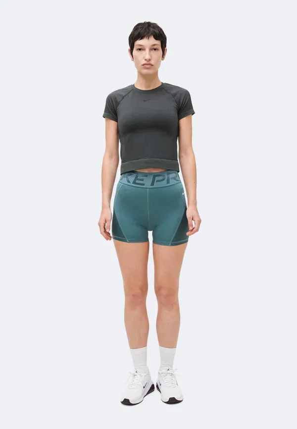 Леггинсы Dri-fit Nike Performance Mineral Slate, Faded Spruce, White, белый — фото 2