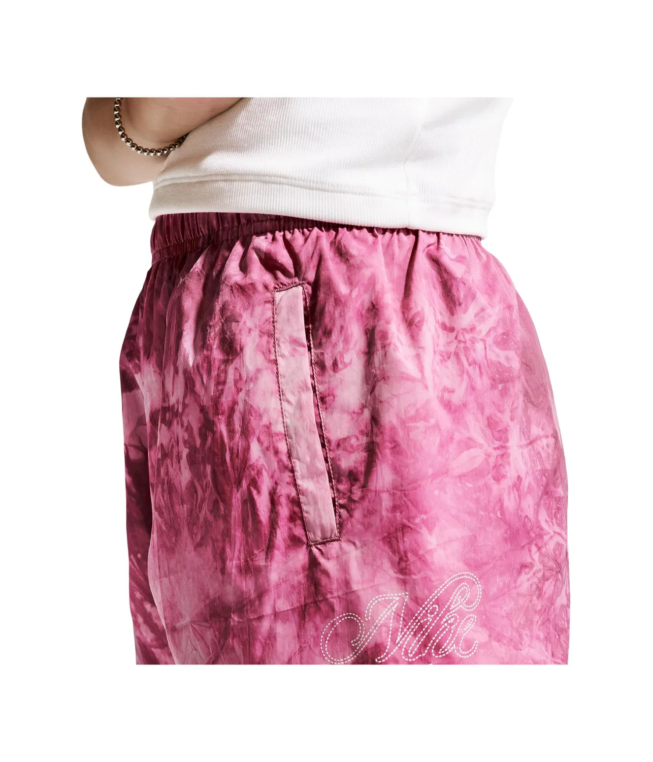 Тканые шорты Sportswear Club (для детей постарше) Nike Kids, Sweet Beet/Soft Pearl — фото 4