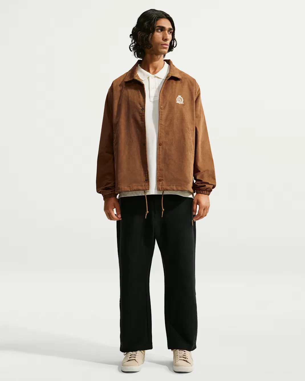 Мужская вельветовая куртка тренера Nike Club, Ale Brown/Sanddrift — фото 4