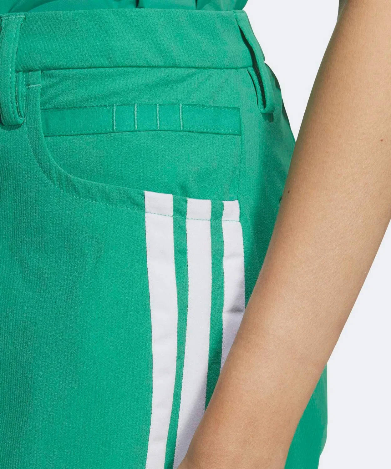 Женские шорты свободного кроя с принтом Three Stripes, модель 5 Inch, Adidas, Green — фото 4
