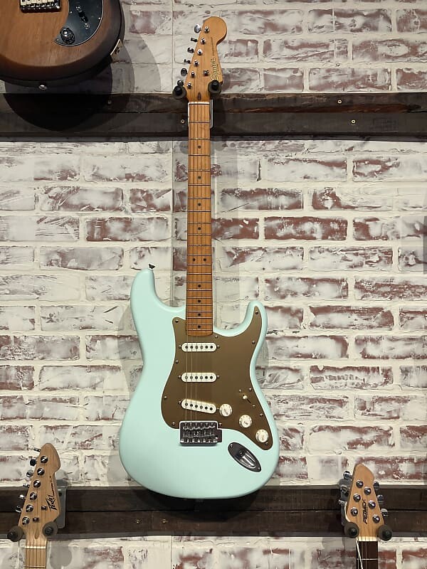 

Squier 40th Anniversary Stratocaster 2022 - Sea Foam Green