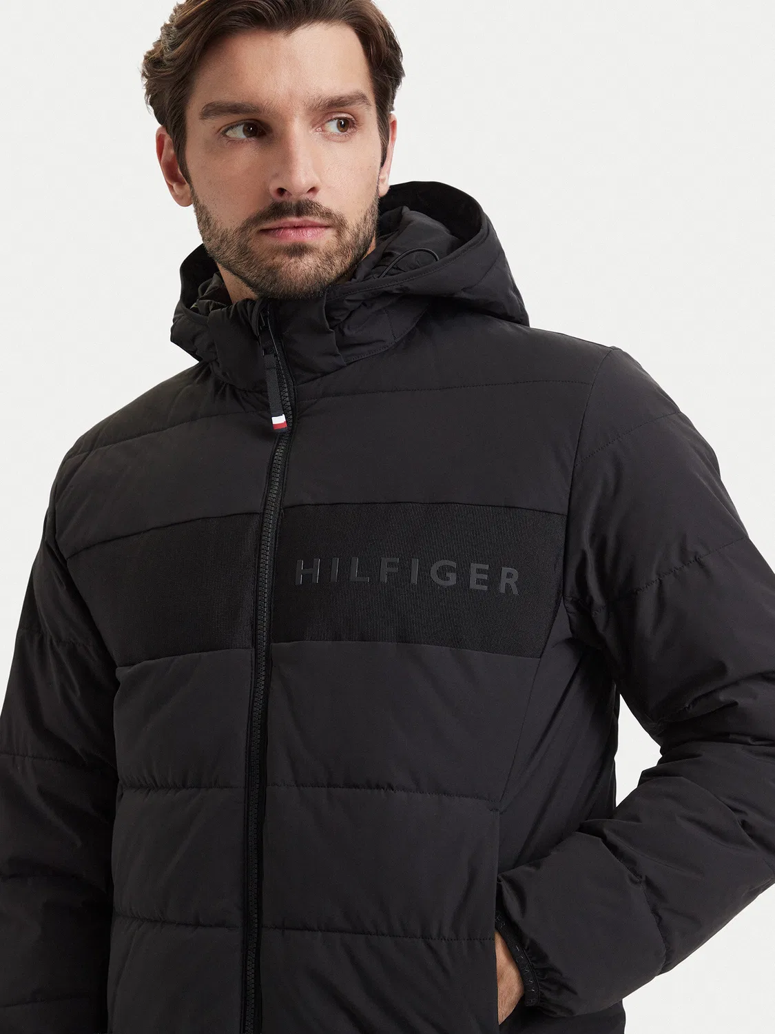 Мужская зимняя куртка стандартного кроя Tommy Hilfiger, черный — фото 4