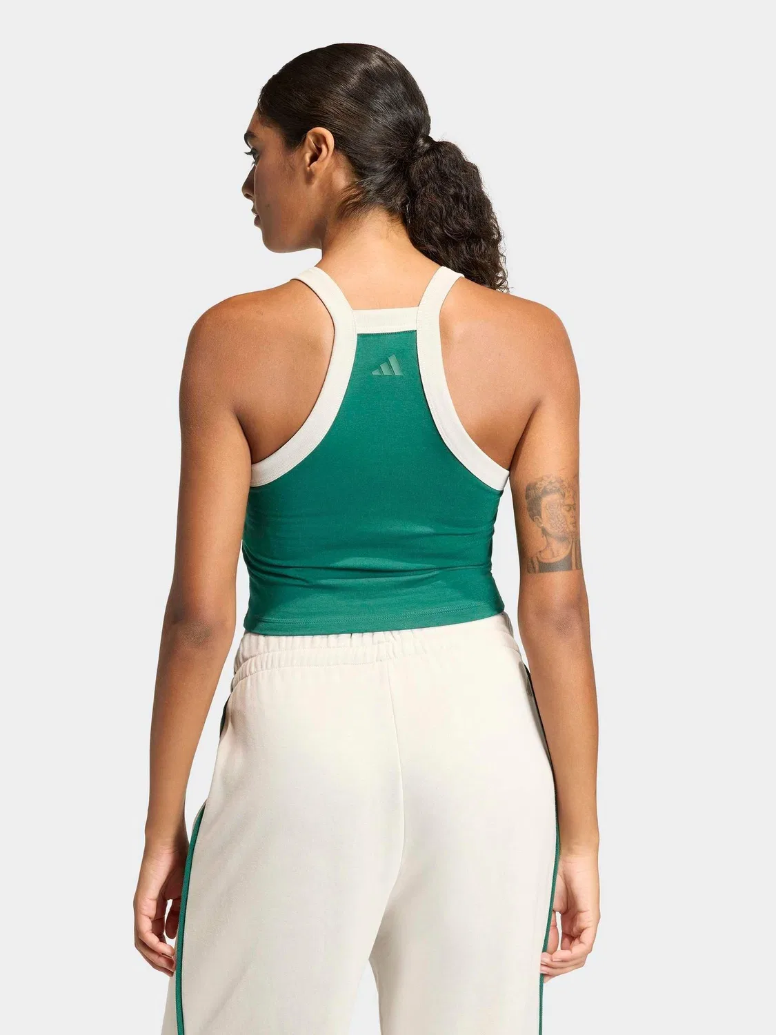 Топ-майка с вышивкой adidas Seasonal Essentials Colorpop, зеленый — фото 3