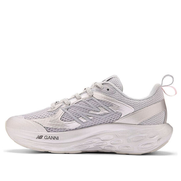 

Кроссовки x ganni fresh foam trainer 'futuristic silver pink' New Balance, серебряный, Серебристый, Кроссовки x ganni fresh foam trainer 'futuristic silver pink' New Balance, серебряный