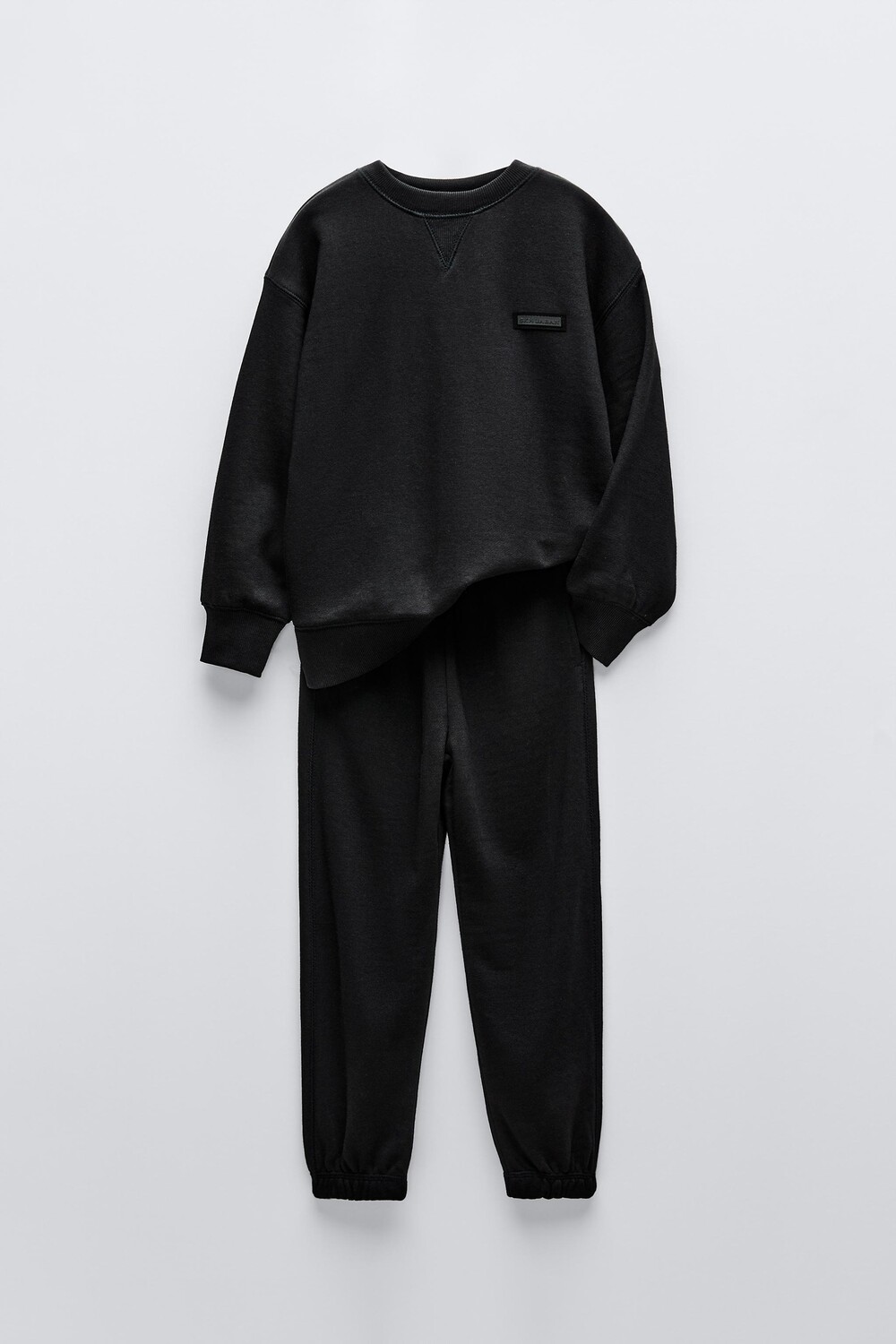 

Координация свитшот и брюки ZARA, черный
