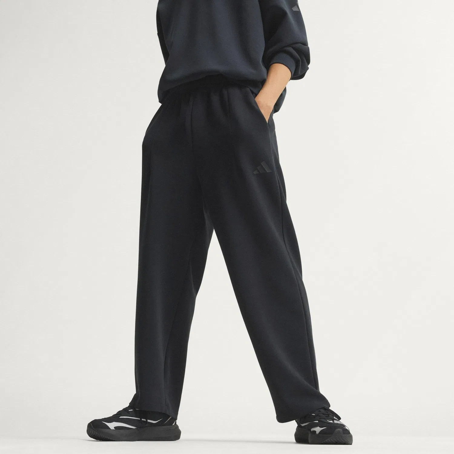 Женские спортивные брюки свободного кроя Soft Lux Hose, Adidas, Черный — фото 3