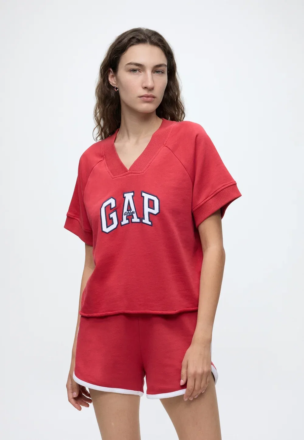 Футболка с V-образным вырезом и логотипом - базовая модель Gap, Chakra Red