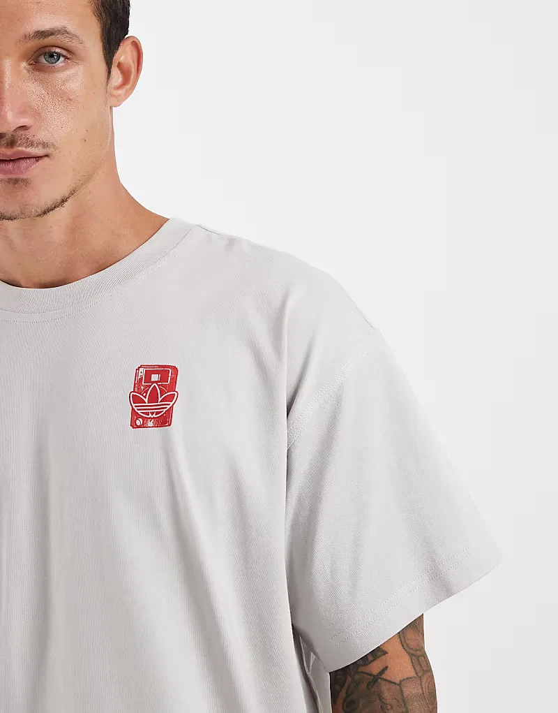 Футболка Adidas Originals Original Sound серого и, бордовый — фото 4