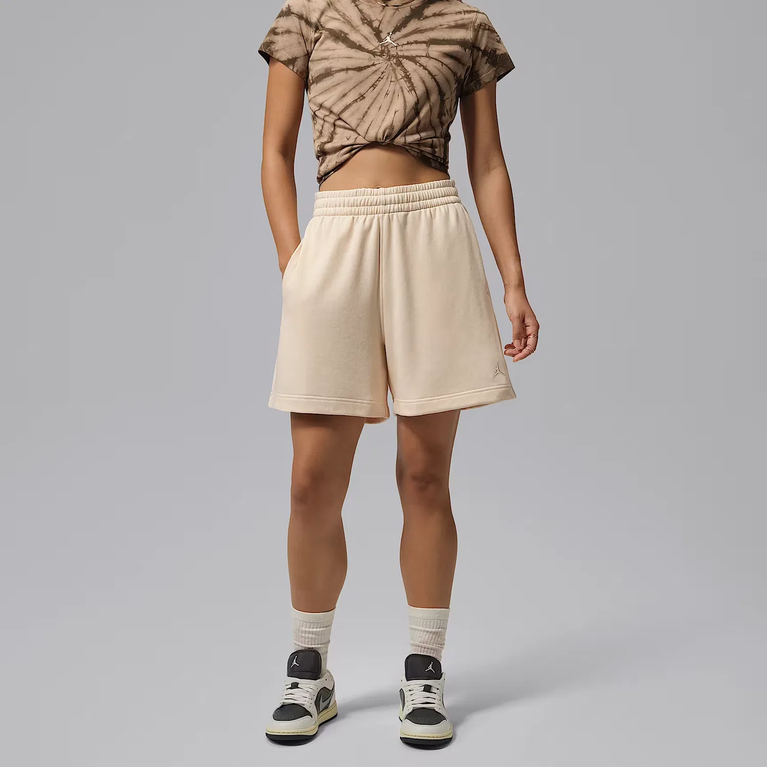 Женские шорты из футера Brooklyn Fleece Jordan, Pearl White — фото 3