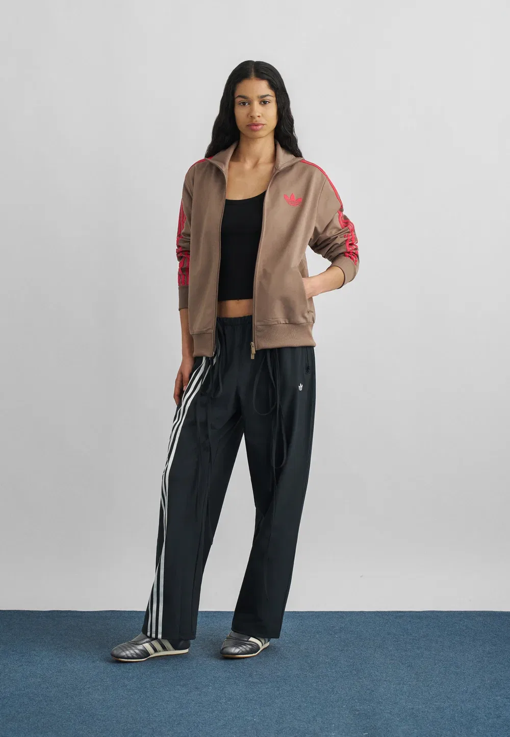 Свободная летняя куртка Firebird Adidas Originals, Khaki Six/Power Pink — фото 2