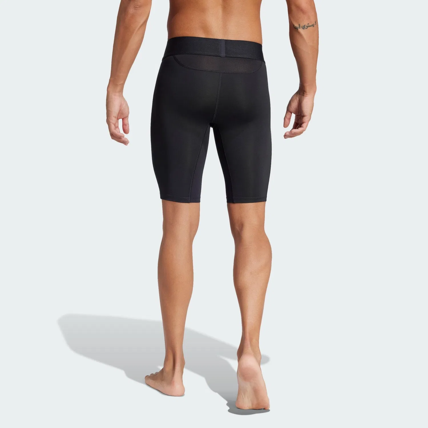 Женские короткие леггинсы TECHFIT Adidas, Schwarz — фото 2
