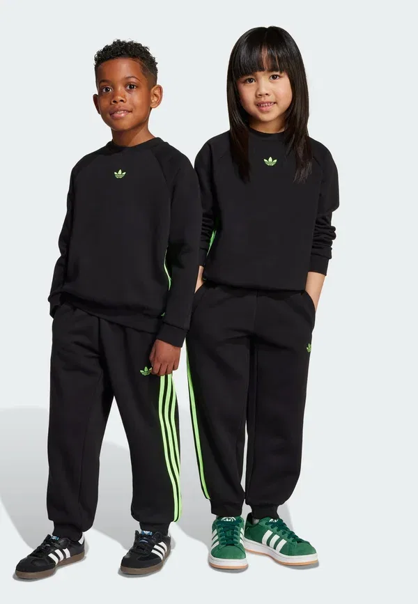 Сет из джемпера и штанов Striped Adidas Originals Black, Signal Green, черный/зеленый