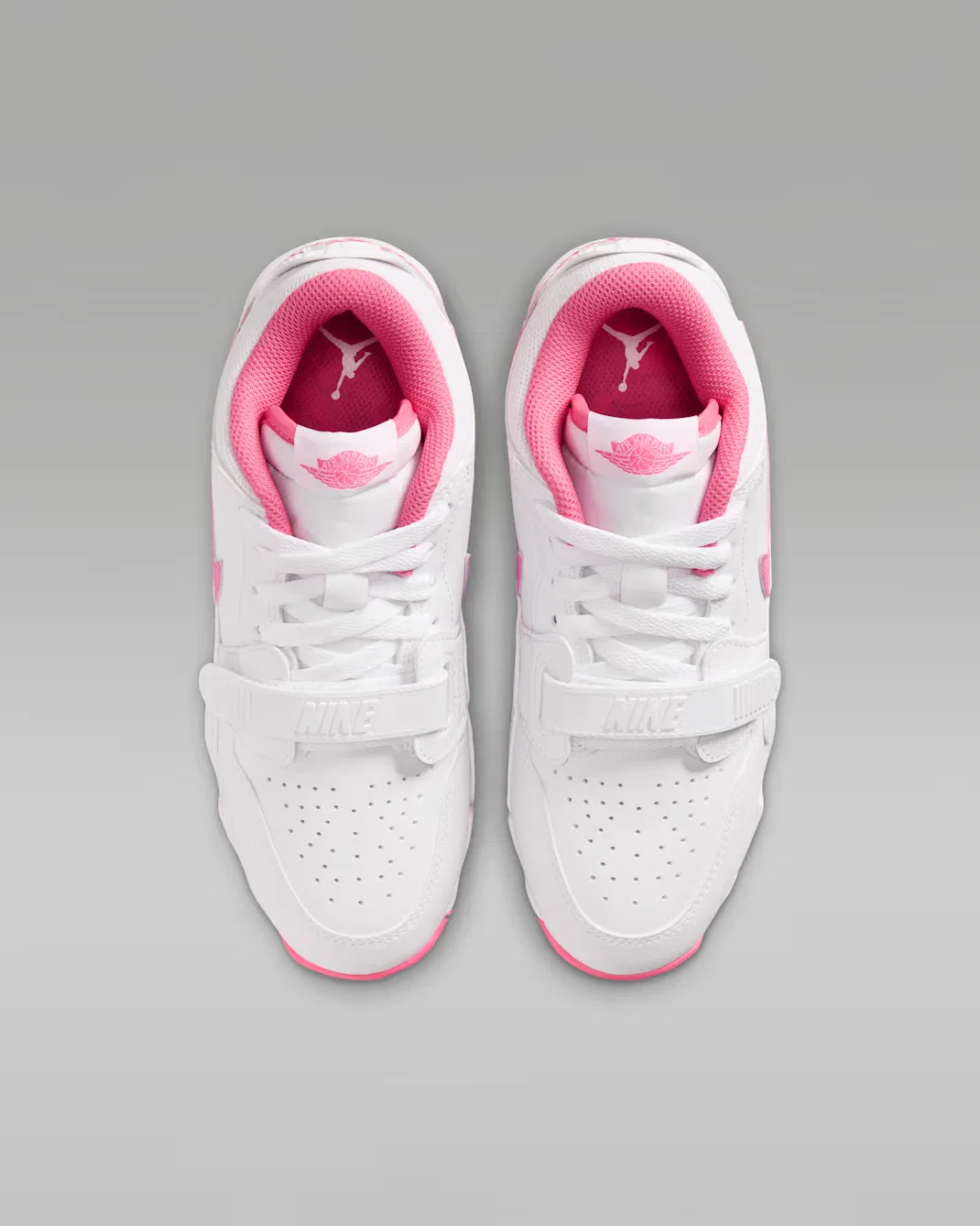 Детские бутсы для малышей и детей постарше Jordan Legacy 312 Low, White/White/White/Digital Pink — фото 4
