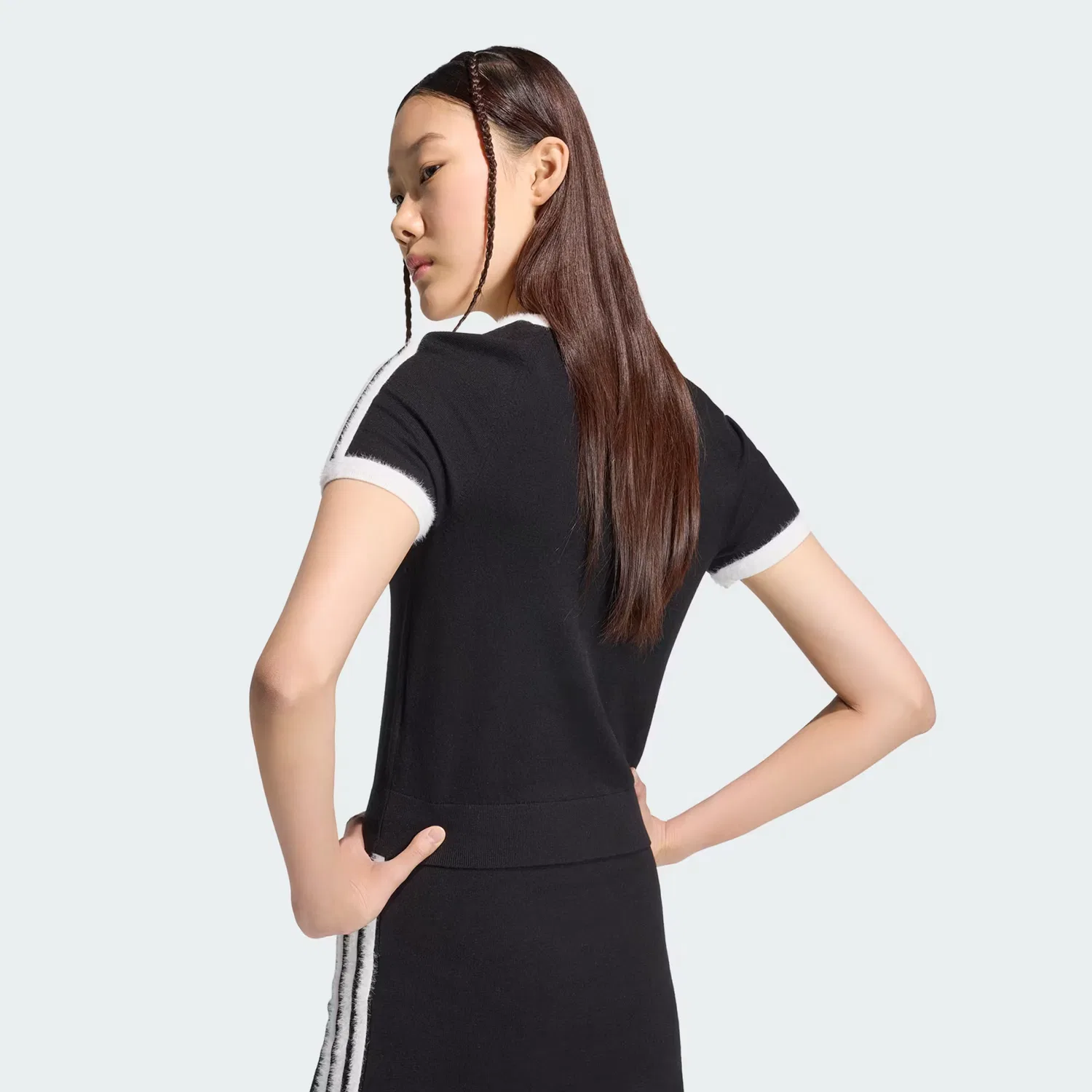 Женская вязаная футболка приталенного кроя Knitted Tee Adidas Originals, черно-белый — фото 3