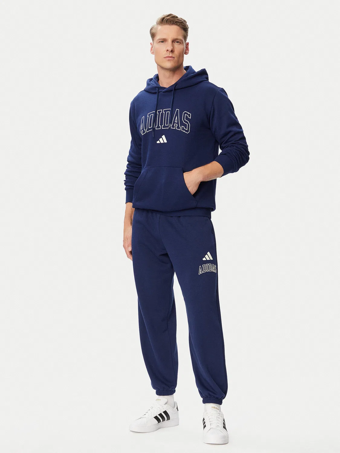 Мужские спортивные штаны стандартного кроя Seasonal Essentials Collegiate French Terry Cuffed Adidas, темно-синий — фото 2
