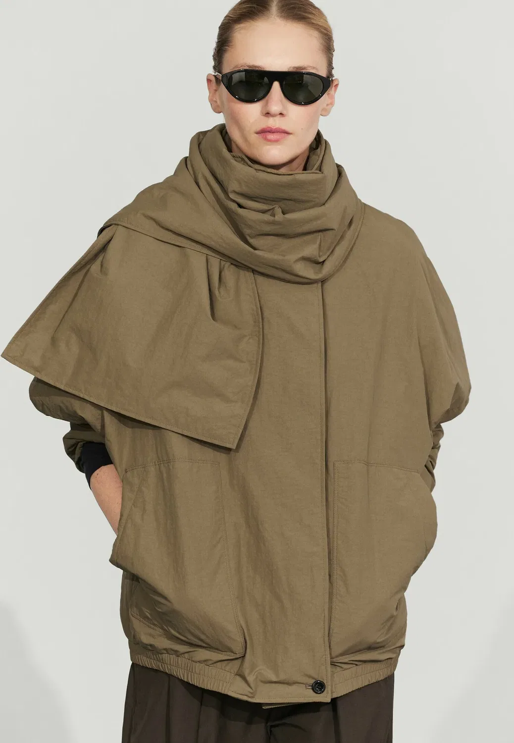 Стеганая куртка-бомбер с шарфом - легкая куртка Massimo Dutti, Camel