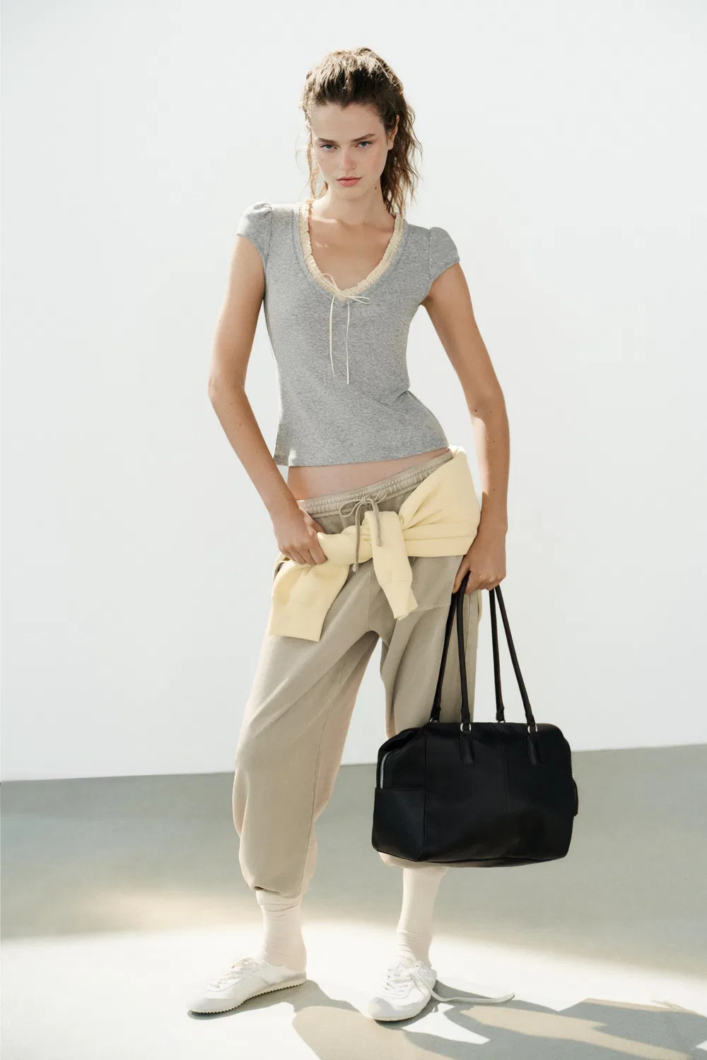 Футболка с контрастным V-образным вырезом ZARA, Grey marl