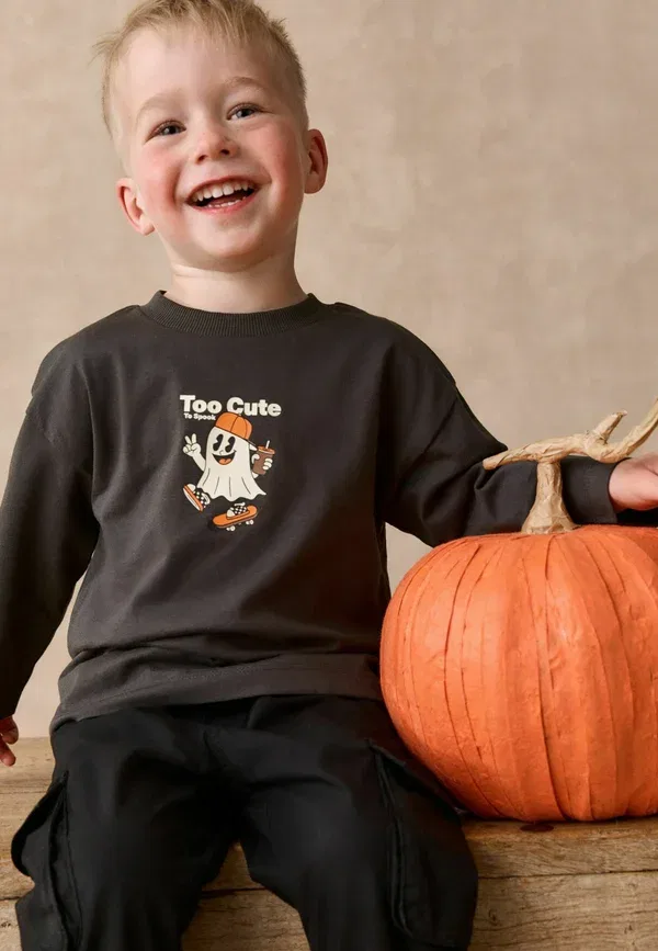 Футболка с длинным рукавом с принтом Food Next glow in the dark halloween ghost, черный — фото 2
