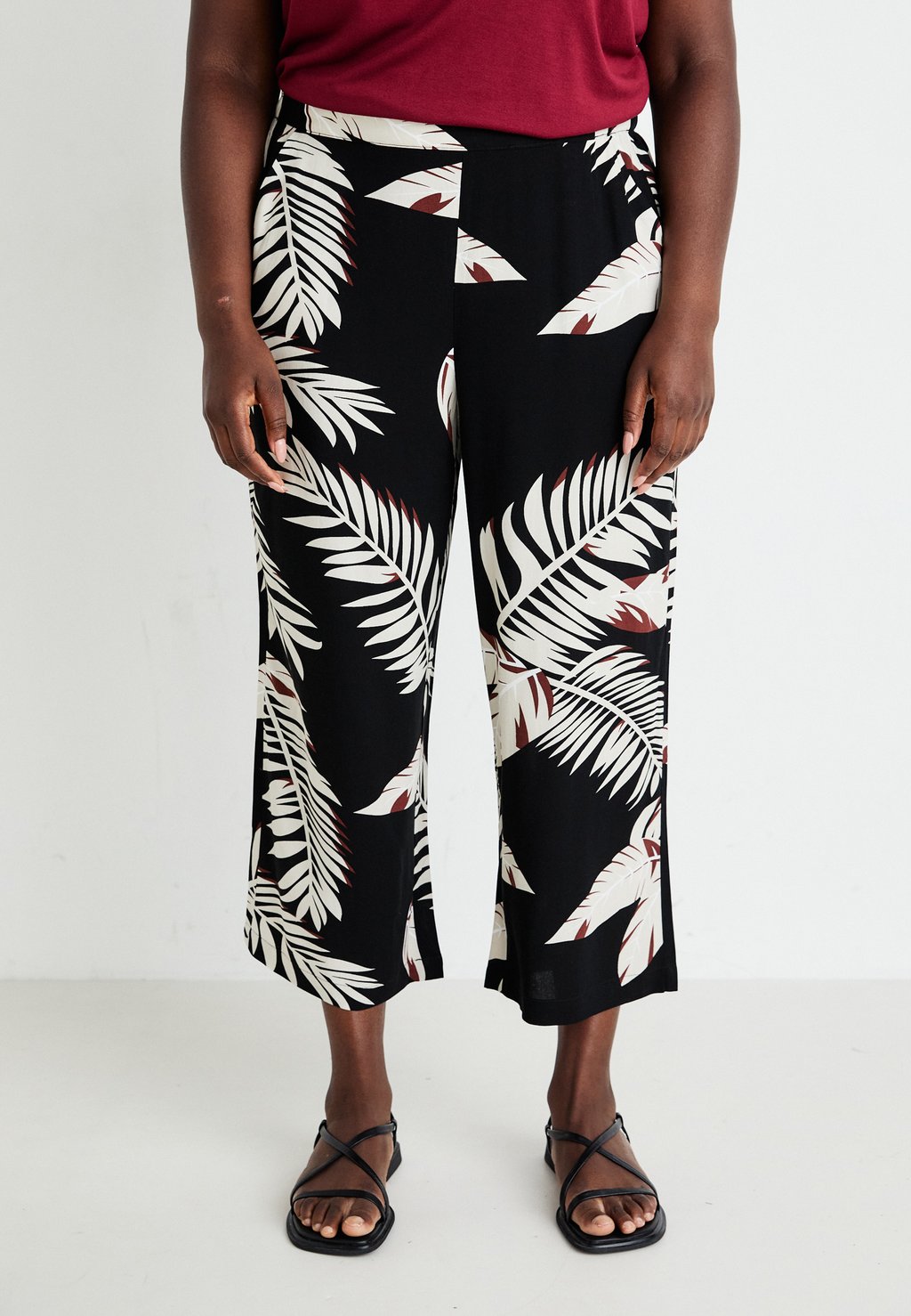 

Брюки VMCEASY CULOTTE PANTS Vero Moda Curve, черный