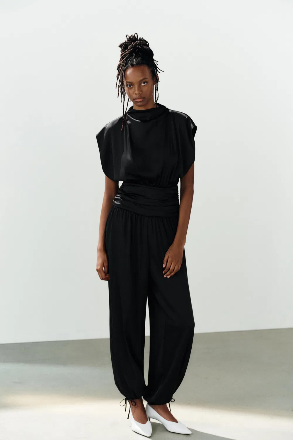 Атласный комбинезон с поясом ZARA, Black