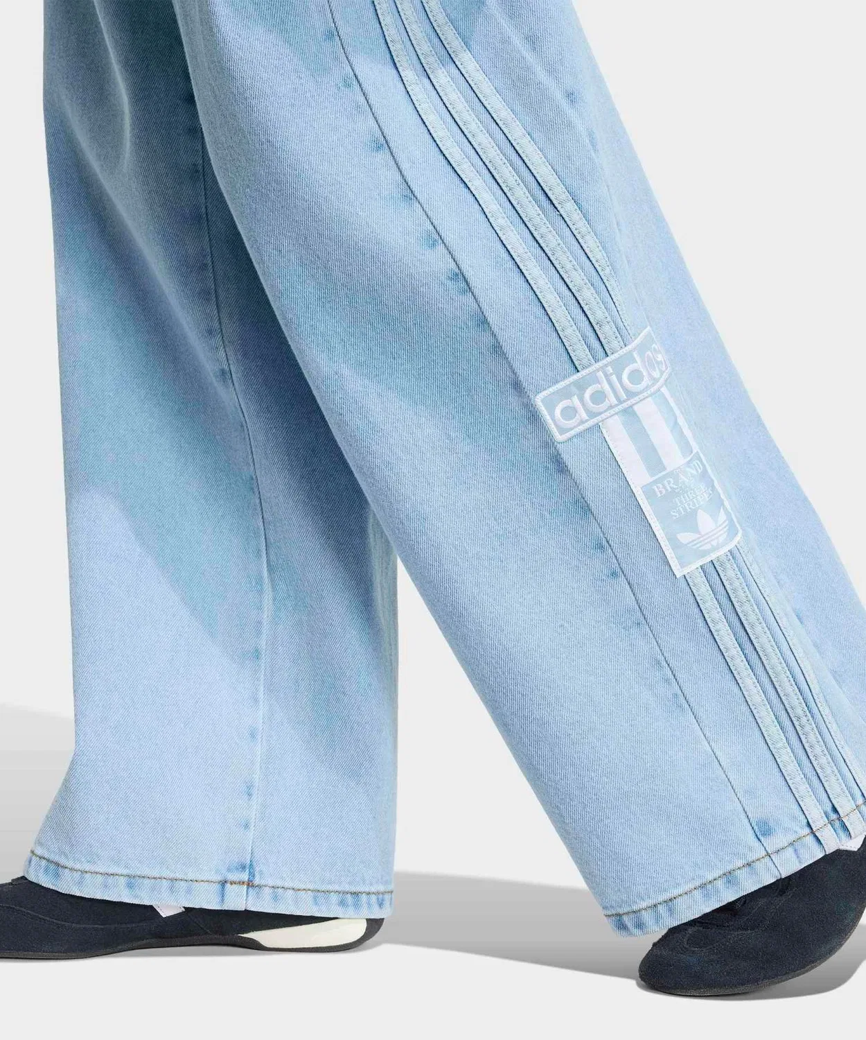 Женские джинсы свободного кроя Adibreak Mid Rise Wide Leg Denim Pants, Adidas, Blue — фото 3