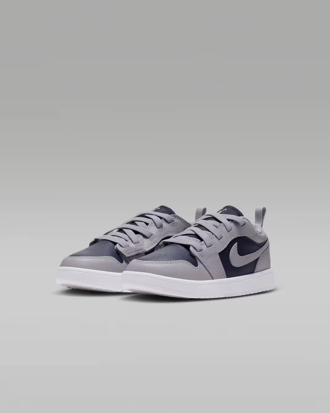 Кроссовки детские Nike Jordan 1 Low Alt, серый/темно-синий — фото 4