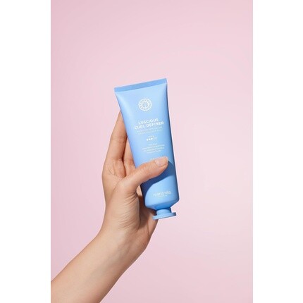 Maria Nila Гель для укладки катушек и кудрей Luscious Curl Definer 125 мл Масло ши средней фиксации для мягких вьющихся волос, 100% веганский — фото 2