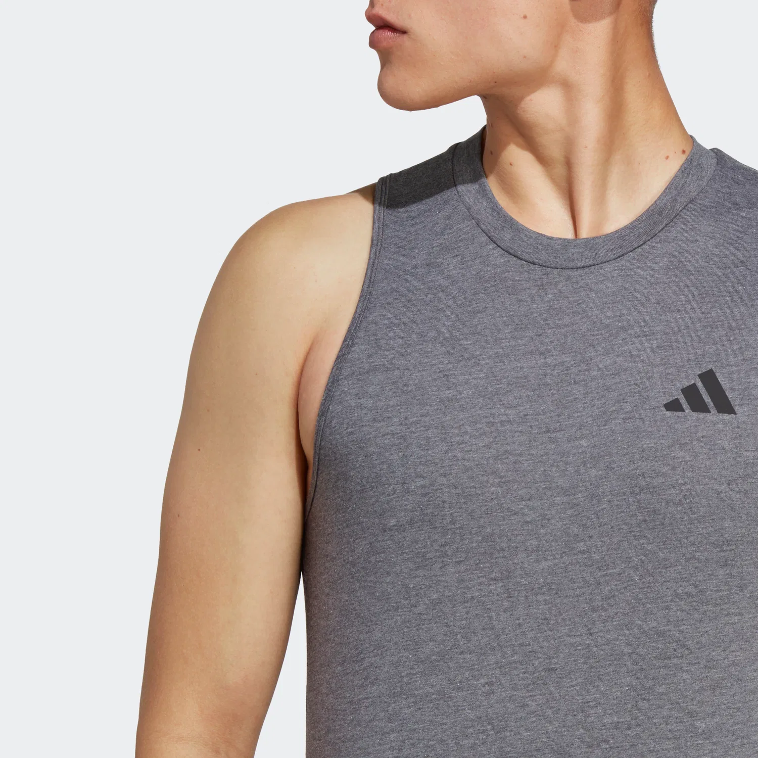 Мужской безрукавный тренировочный топ с технологией AEROREADY Adidas Performance, Dark Grey Heather/White/Black — фото 4