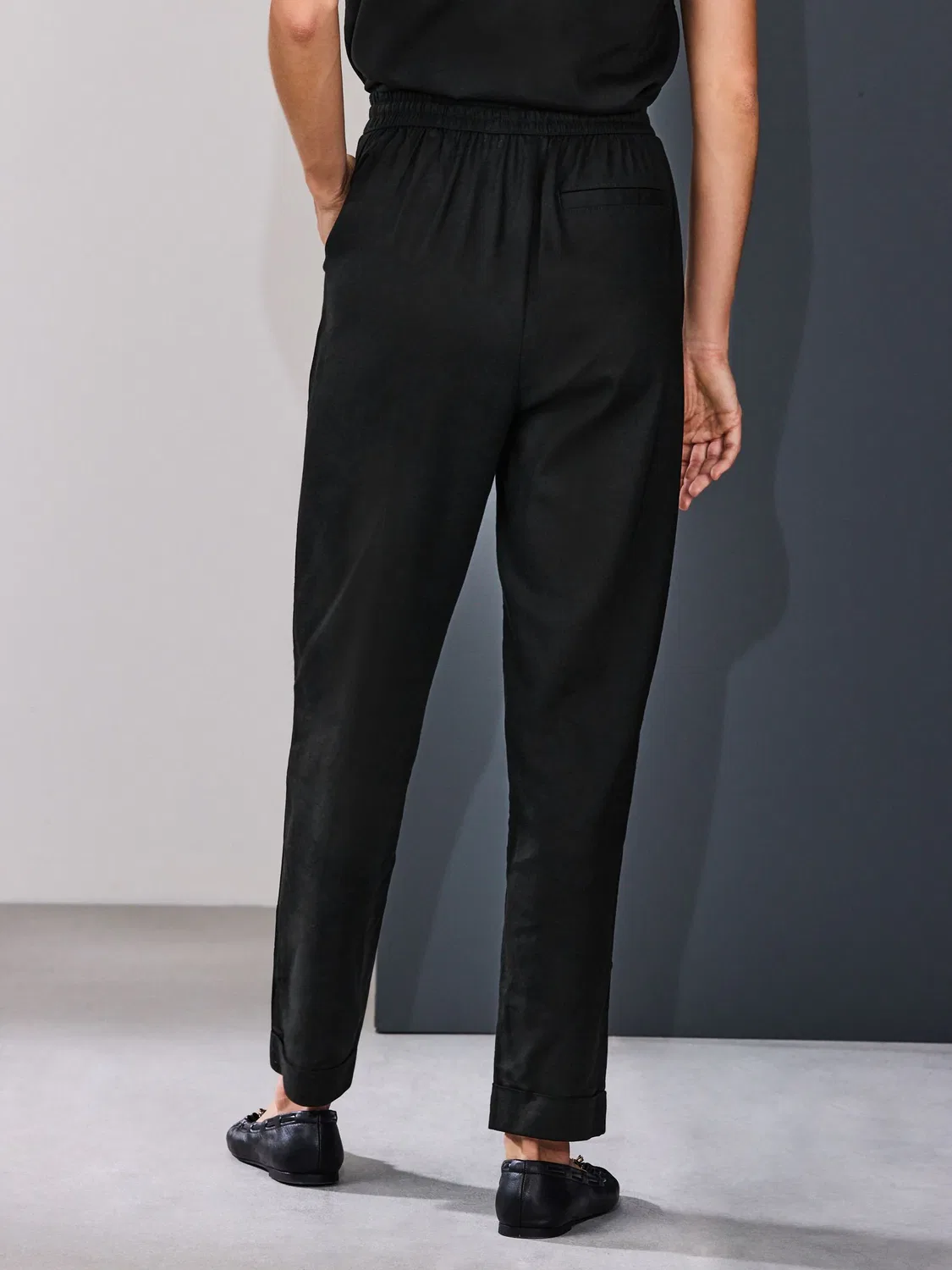 Брюки зауженные с льном, модель Pull On Tapered Next, черный — фото 4