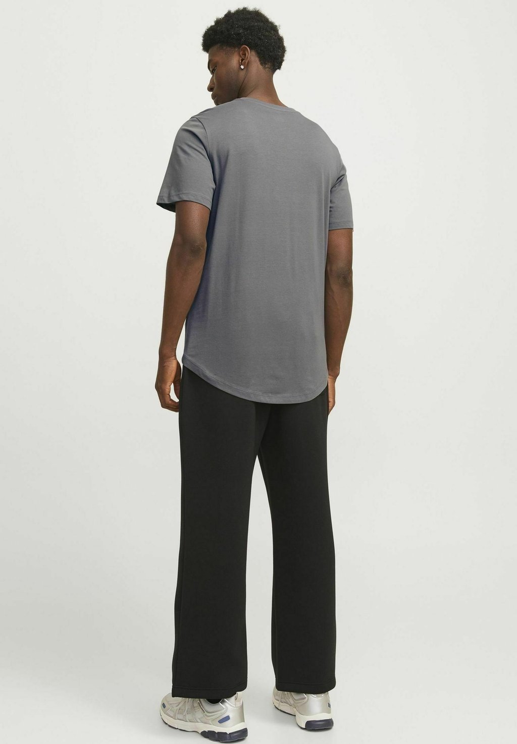 

Базовая футболка JJENOA TEE SS CREW NECK NOOS Jack & Jones, серый