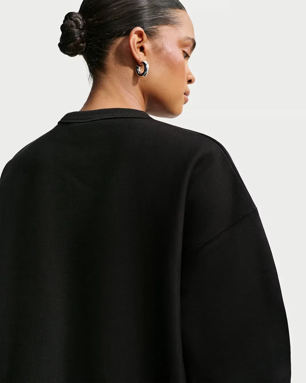 Женская футболка с круглым вырезом оверсайз Nike Studio Fleece Heavyweight, Total Black/Sail — фото 2