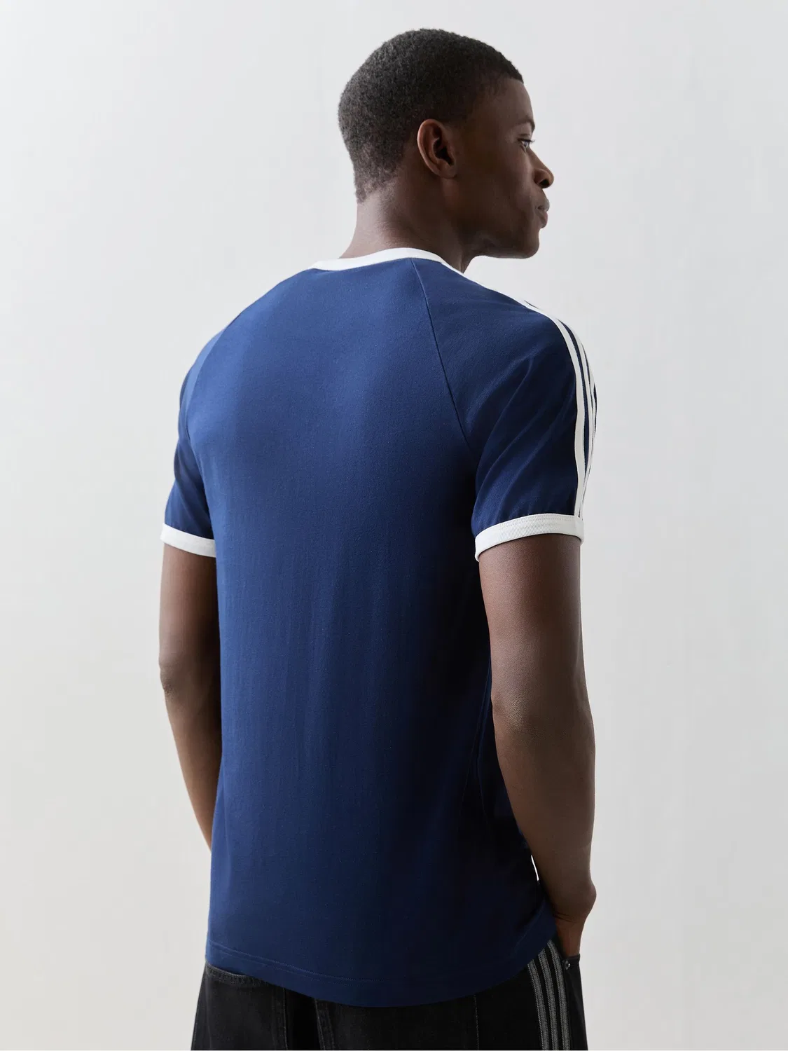 Футболка Slim Ringer с тремя полосками, adidas Originals, синяя — фото 4