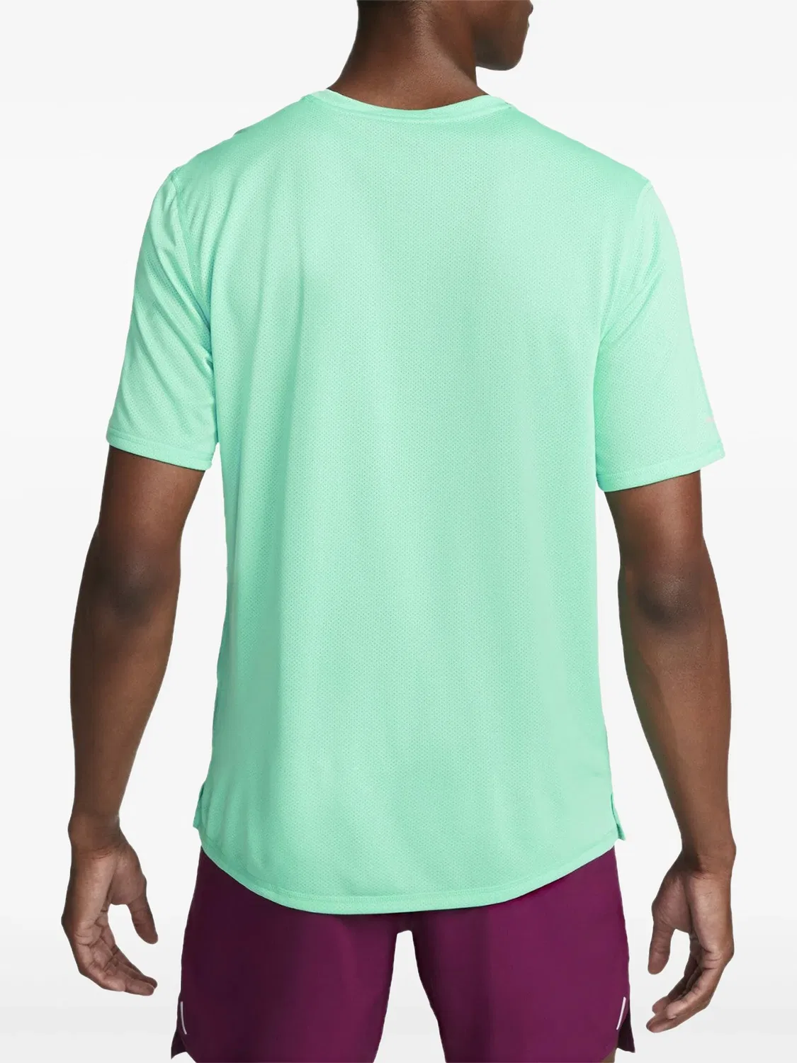 Футболка Dri-FIT Miler D.Y.E. Light Menta/Dynamic Berry Nike, зеленый — фото 2