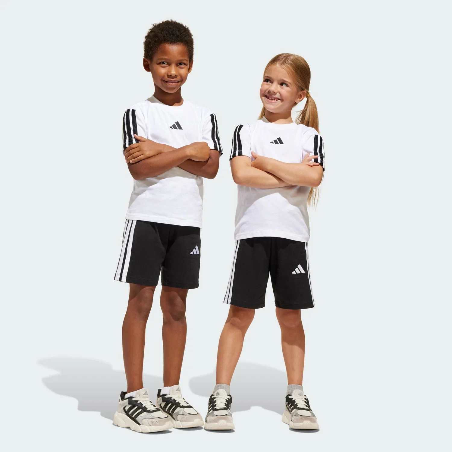 Детский комплект из футболки и шорт с принтом 3-Streifen Adidas, Цвет Weiss Schwarz Weiss