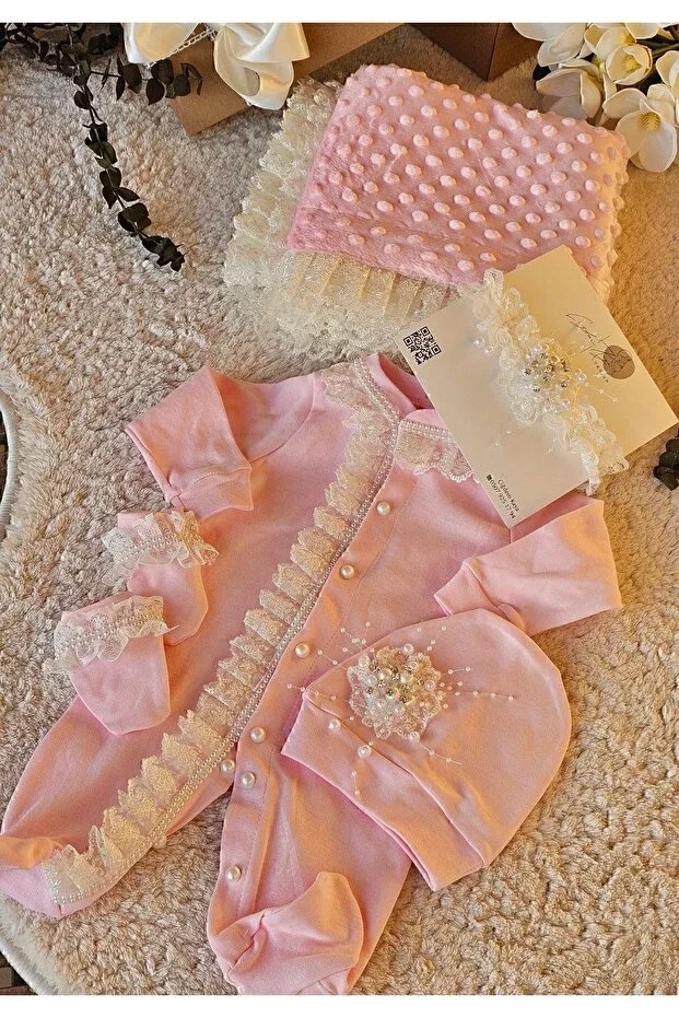 Детский комбинезон для новорожденных с жемчужными деталями Çiğdem Kaya Design, Pink